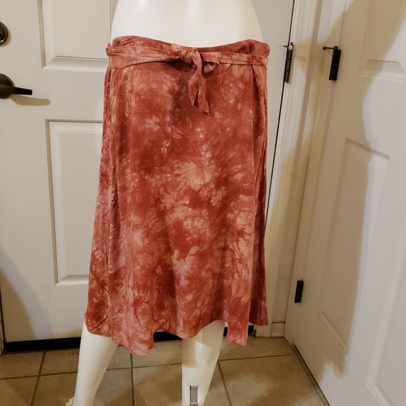 Tobi skirt size Medium - Picture 2 of 5